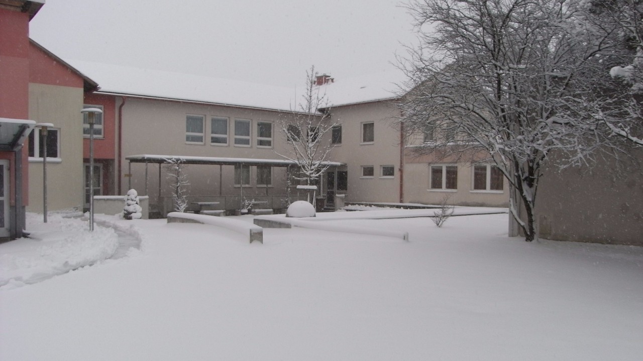 Gemeinde Innenhof 1.JPG
