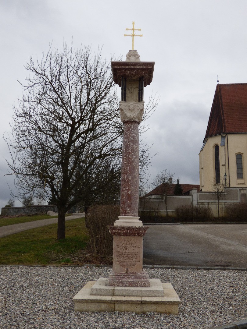 Kreuzsäule