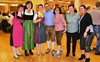 ams11hu-Kematen-Musi-Starkbier-Geburtstag-3sp.jpg