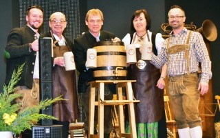 ams11hu-Kematen-Musi-Starkbier-Anstich-3sp.jpg