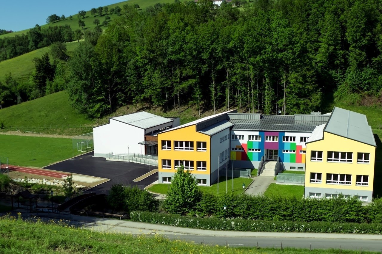 Volks Mittelschule Ertl.jpg