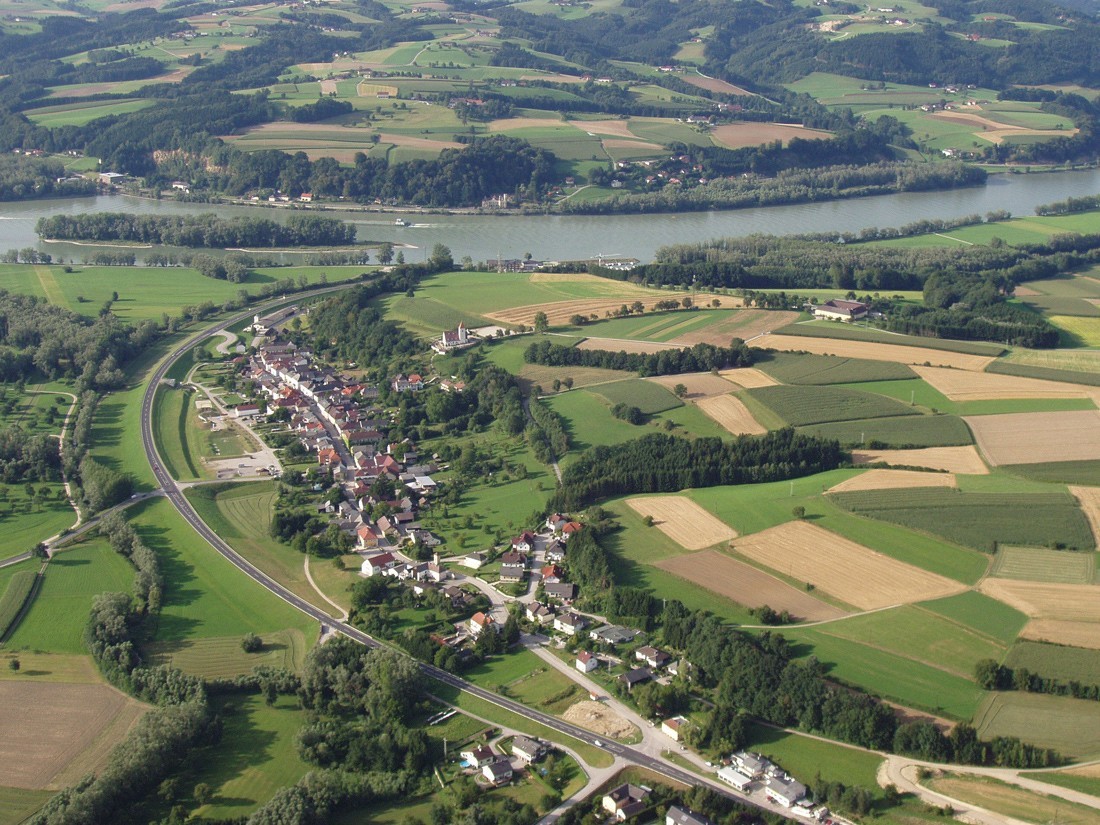 Flugbild von Ardagger Markt 