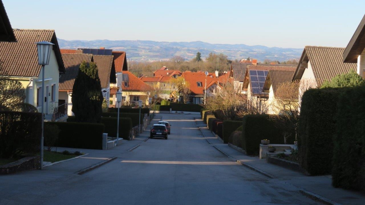 2 Schulstraße m.Blick ins Mühlviertel.jpg