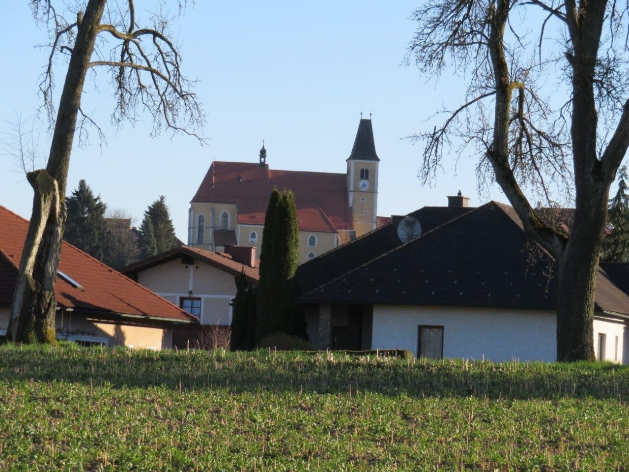 11 Blick Ri.Süden - Ortskirche, Zentrum