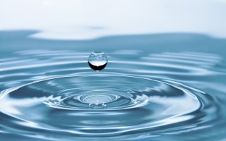 drops-of-water-578897_1920 wasser pixabay.jpg