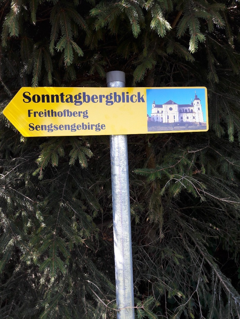 Sonntagbergblick Schild.jpg