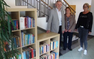 offenes Bücherregal hp.JPG