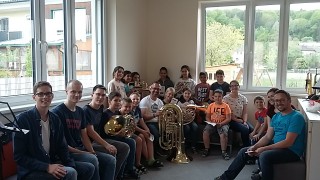 Musikverein besucht VS 20190426_104813.jpg