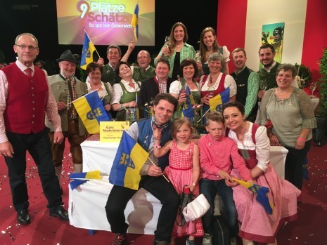 Mostviertler Mostbratl_Show_Fanclub (c)Mostviertel Tourismus_voesenhuber