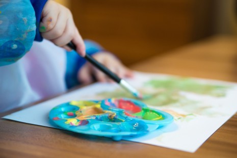 kinder malen pixabay table-3281047_1920