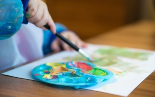 kinder malen pixabay table-3281047_1920.jpg