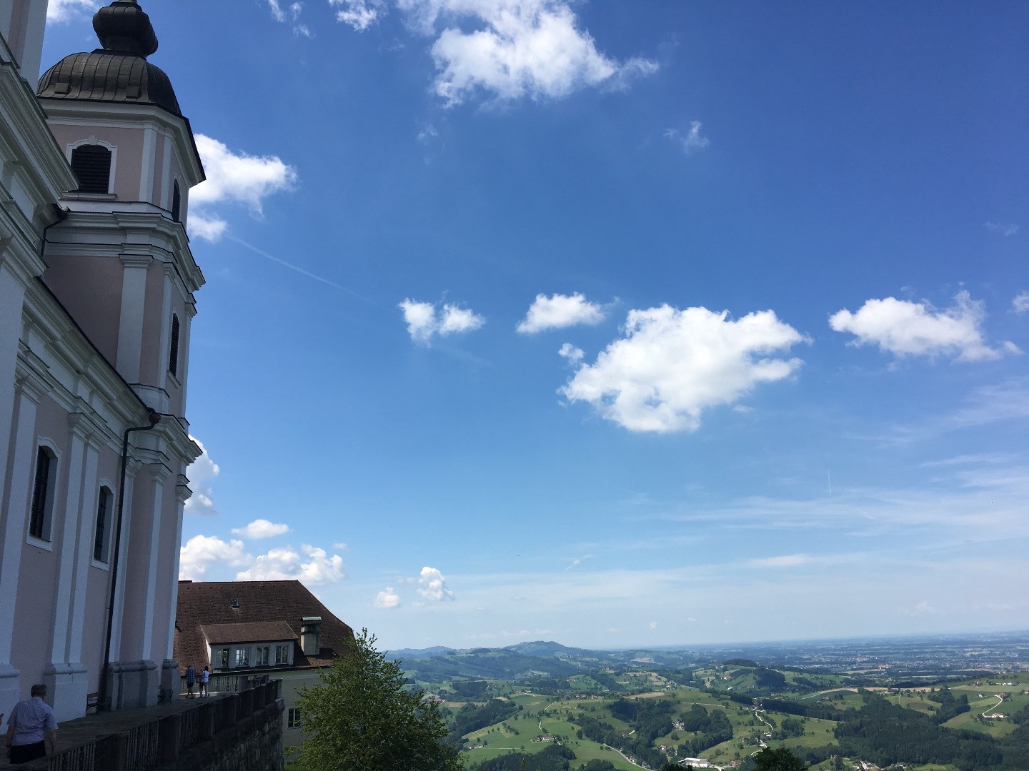 Basilika und Umgebung_Sommer 2019.JPG