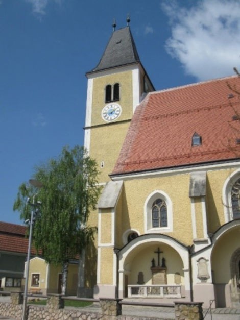 Pfarrkirche Mariä Himmelfahrt.jpg