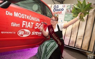Krönungsfest 2018 Sponsor Auto 2 + Königin Cc Mostropolis.jpg
