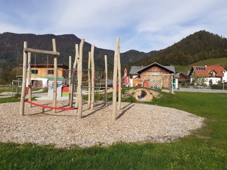 Spielplatz 3.jpg