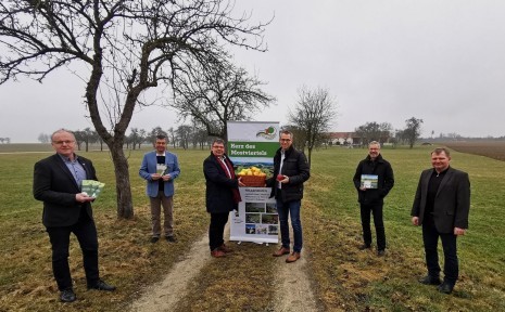 FO-210222-kr-HerzMV-Obstbaeumchen-C-Noe-Regional-Foto1