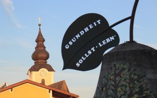 2014-09-18 Kirche am Morgen 004.JPG