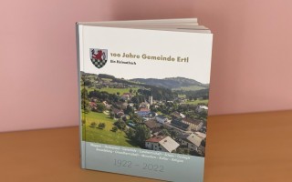 Heimatbuch Ertl.jpg
