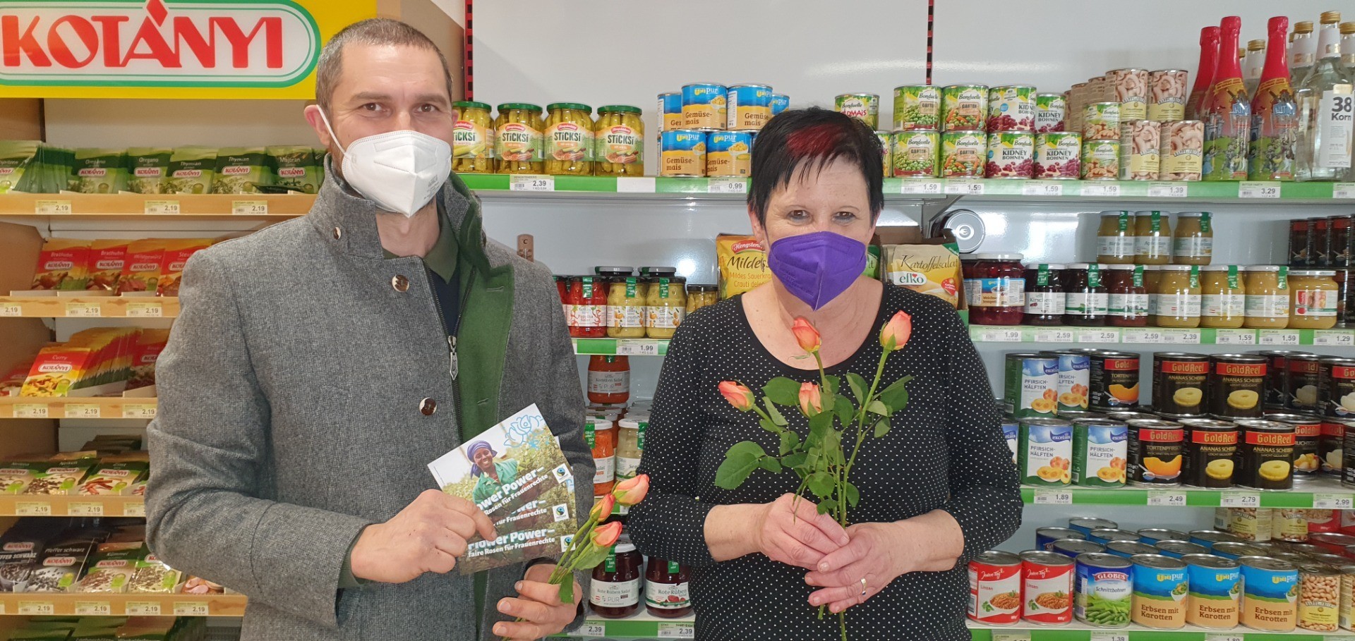2022_FairTrade-OedOehling_Weltfrauentag-Blumengruss_Kaufhaus-Müller-Oed