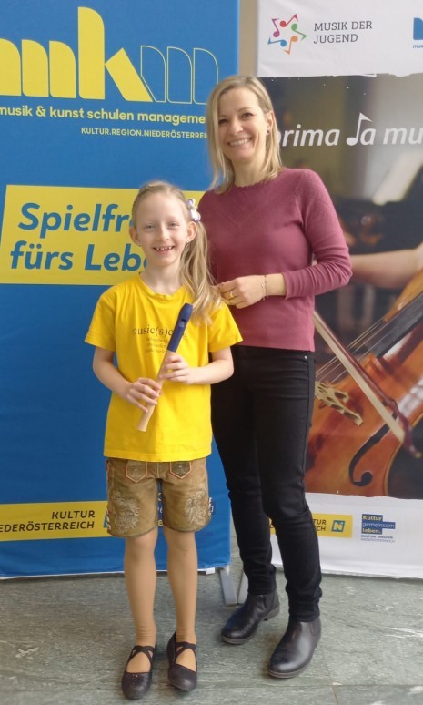 Leonie Hundsberger 1. Preis AG A_mit Christina Traubenek