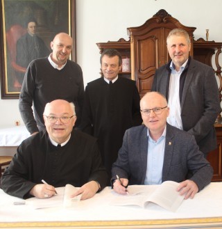 440_0008_8665987_ams18sei_vereinbarung_stfit_gemeinde_c_.jpg