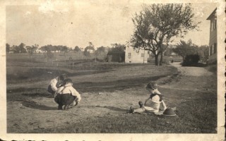 Spielen_Schedlstrasse_1941.JPG