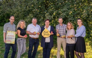 Pressefoto 1_Obstsortenspaziergang Wolfsbach_(c)cleanhill studios.jpg