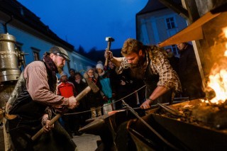 2_Flammende Schmiedeweihnacht (c) schwarz-koenig.at.jpg