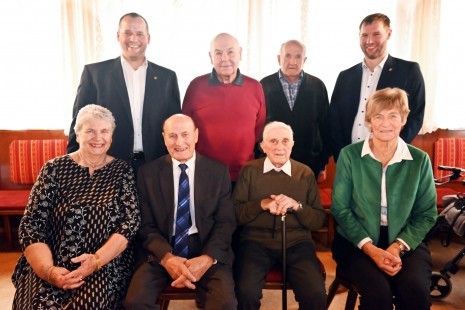 Gruppenfoto.jpg