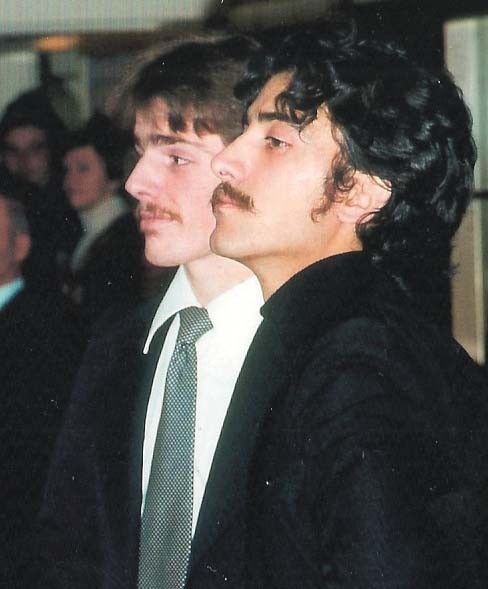 Der damals 27 jährige Robert Schöller mit seinem Bruder Walter bei der Eröffnung der Volksschule 1977-1.jpg