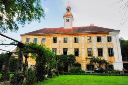 _dsc6581_schloss_dorf_klein.jpg