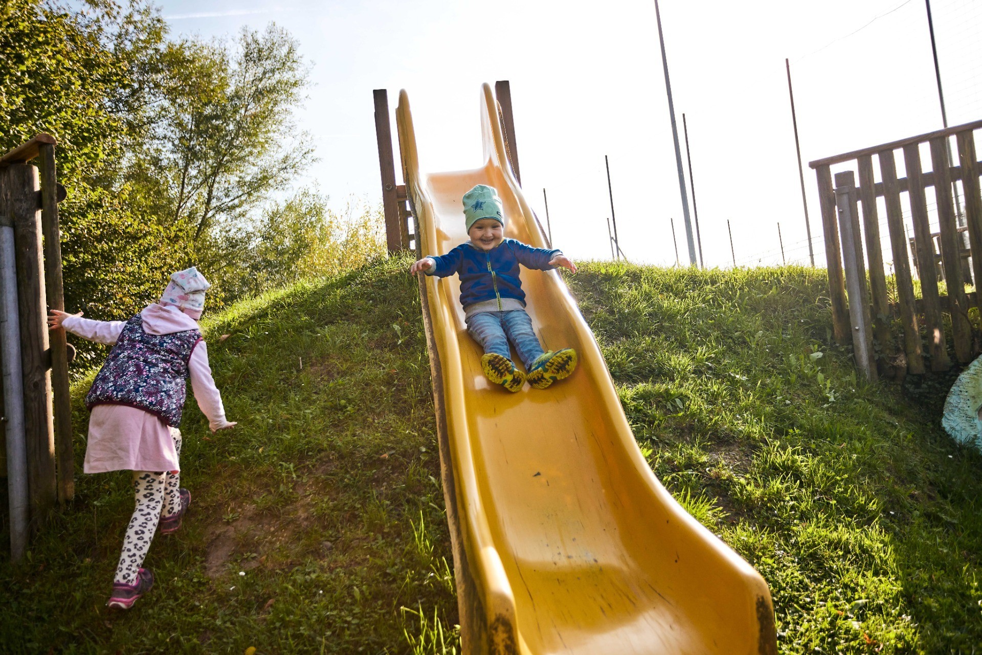 Spielplatz Kunstrasen JF.jpg