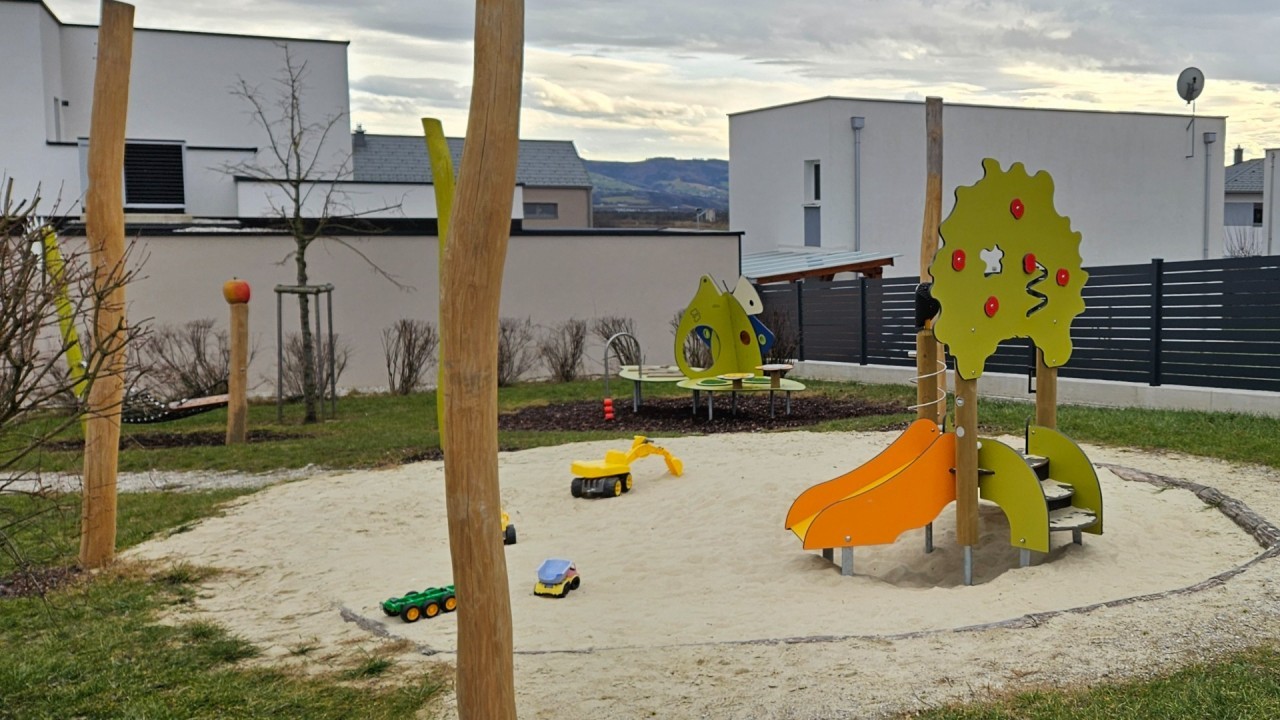 Sandkasten inkl. Kleinkindrutsche