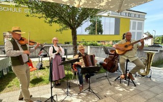 20240511_Genussmarkt_Musik Durchgmischt_FotoZauner.jpg