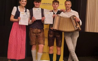ZiachMusi Nussmacher. Nina Lambart, Philipp Hofmacher, Ludwig Nussbaumer und Johannes Lagler.jpg