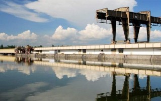Kraftwerksbrücke Wallsee-Mitterkirchen.jpg