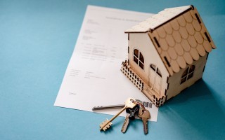 real-estate-6688945_1920.jpg