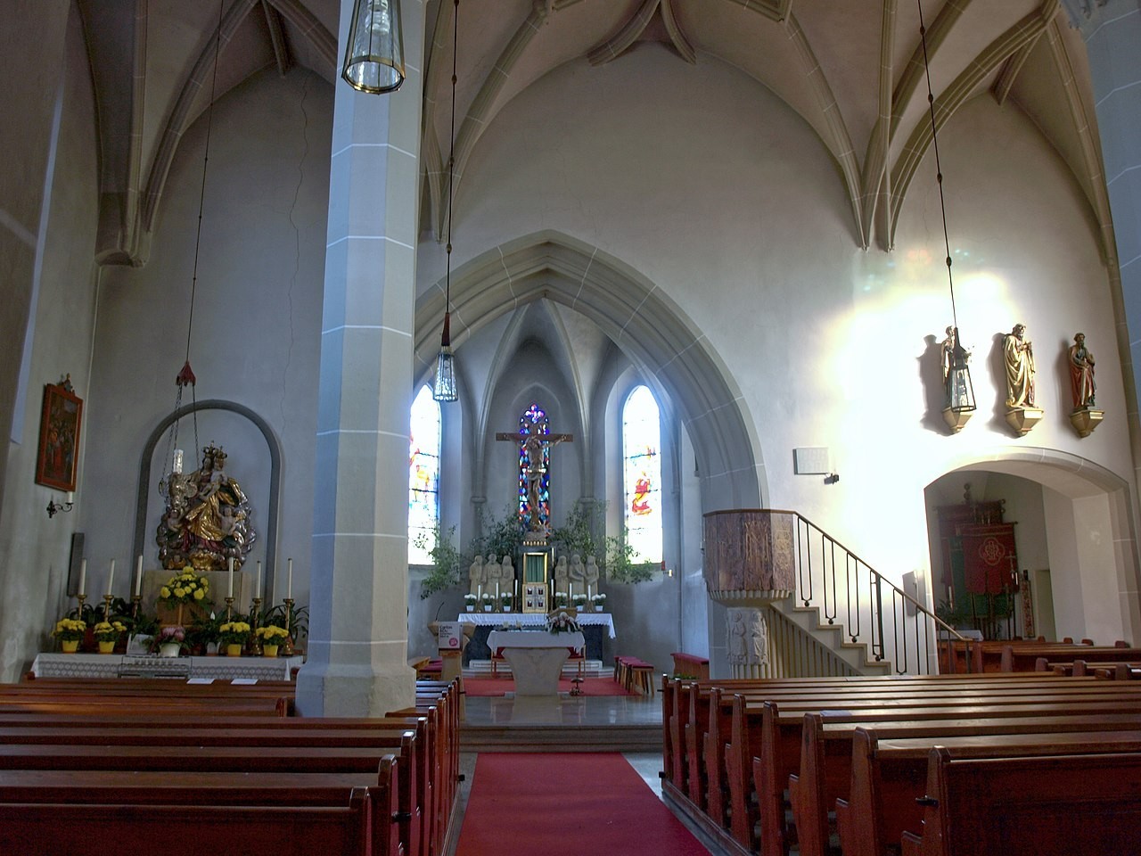 2012.11.14_-_Neustadtl_-_Pfarrkirche_hl._Jakobus_der_Ältere_-_01.jpg