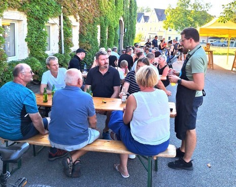Bürgermeister grillt
