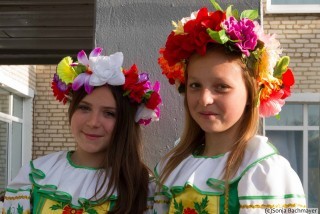 2 Folkloremädchen (Sonja).jpg
