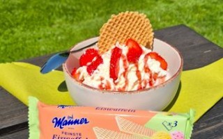 Erdbeerbecher