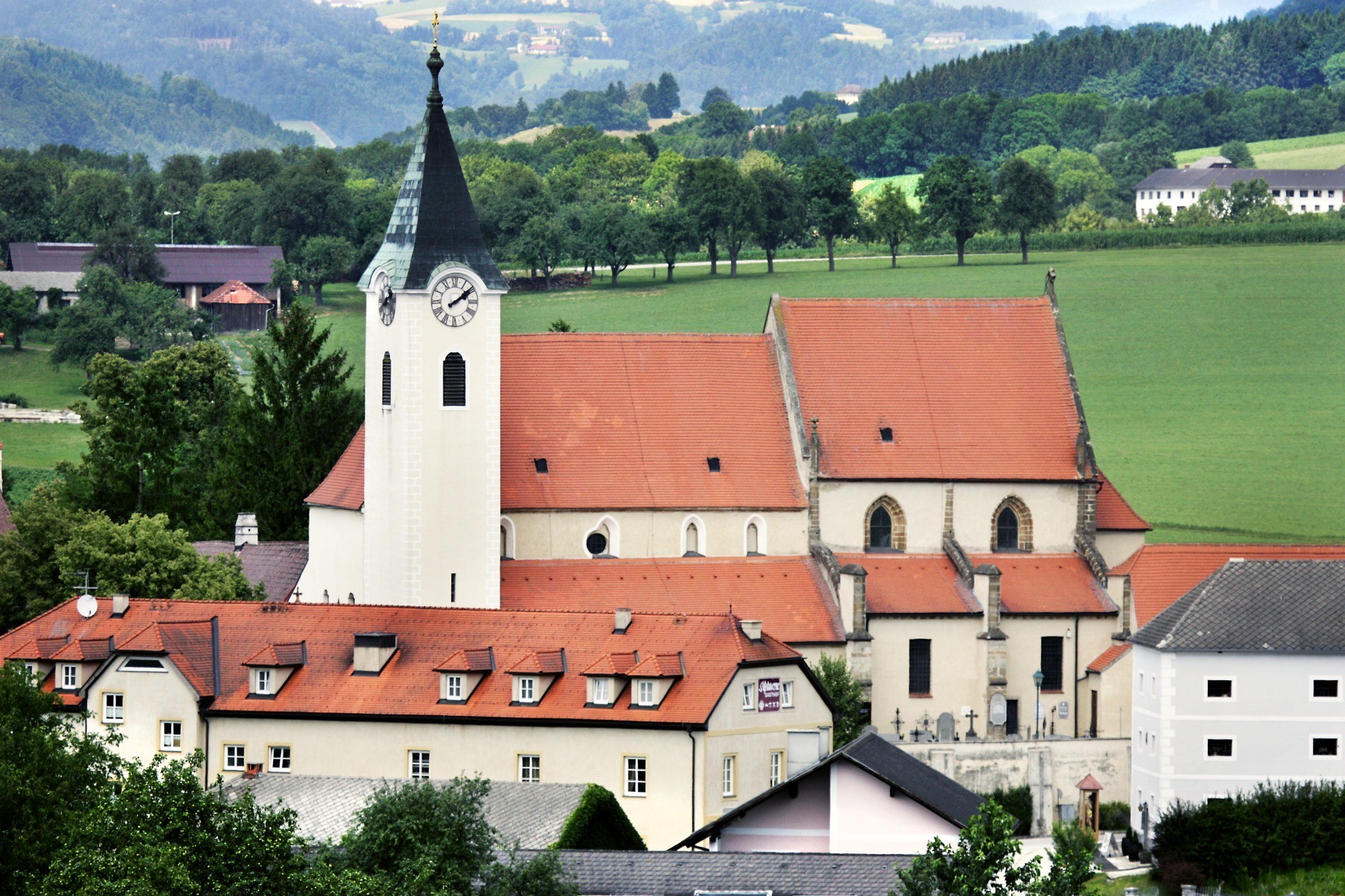 Kirche Stift_Weinfranz