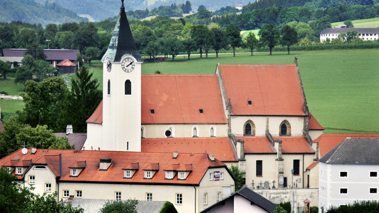 Kirche Stift_Weinfranz.jpg