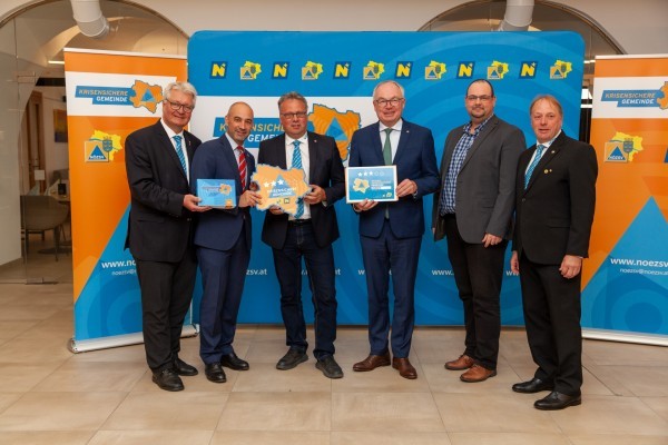2025_06_17 Ehrung Krisensichere Gemeinden Zeillern-30 Zeillern