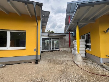 2025-KW 29_Update_Aussenbereich_Nebeneingang.jpg
