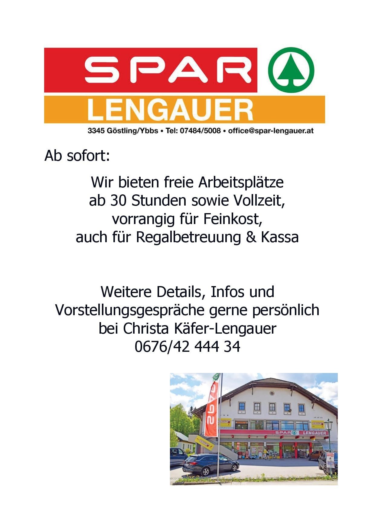 Einkaufsgebäude mit Werbetafel für SPAR Lengauer.