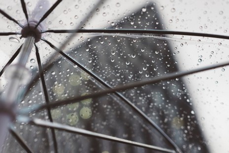 Regenschirm rain-2590618_1920.jpg