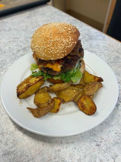 Kinderkochkurs_Burger-Time_2025-08 (1).jpg