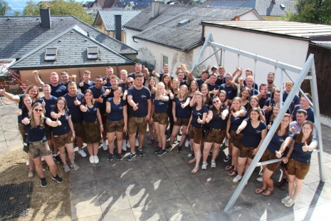 Gruppenfoto öffentl.Spielplatz.jpg