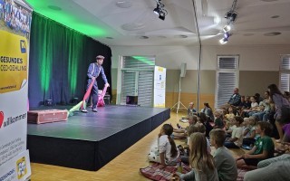 Foto 07 - Große Begeisterung bei zauberhafter Jongliershow mit Daniel Morelli in Oed-Oehling.jpg